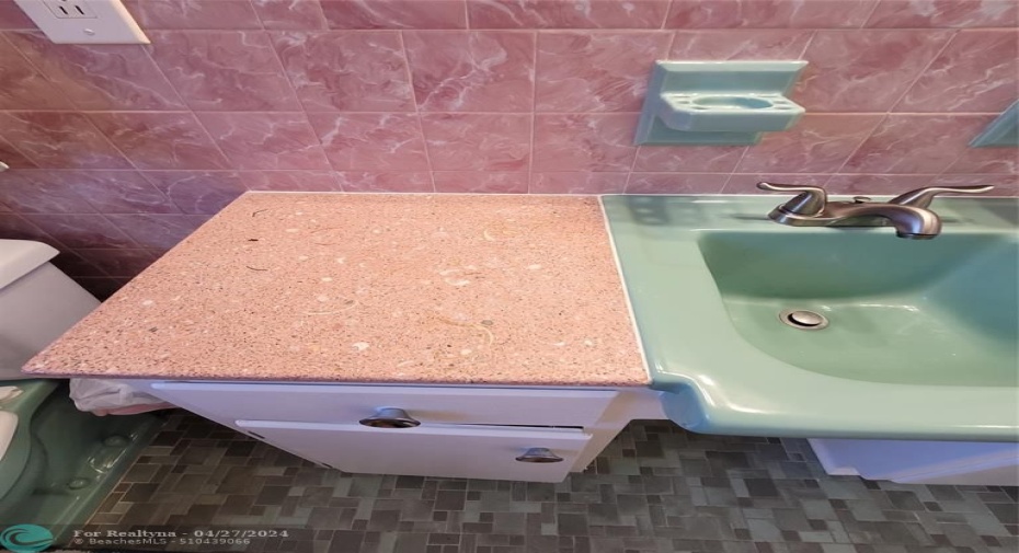 Master bath with sand/seashell concrete vanity-top