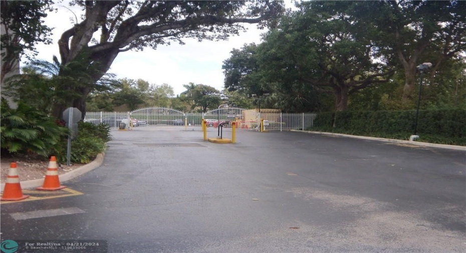 GATE TO REAR PARKING