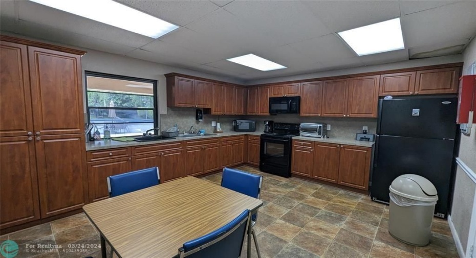 Clubhouse Kitchen area to host your events or parties