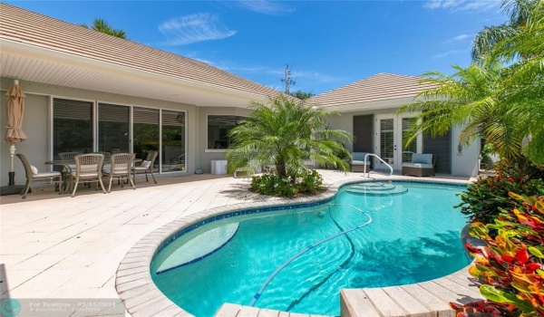 Heated Pool with Fountain