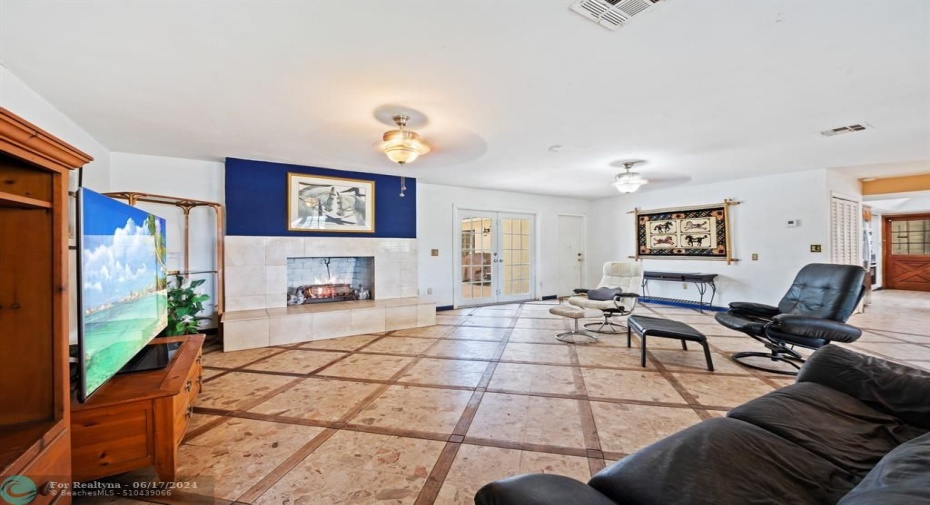 FRENCH DOORS TO PATIO, POOL