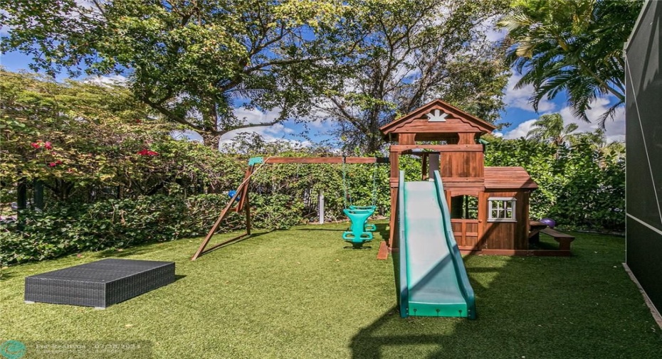 PRIVATE PLAY AREA APPROX 1.5 YEAR NEW
