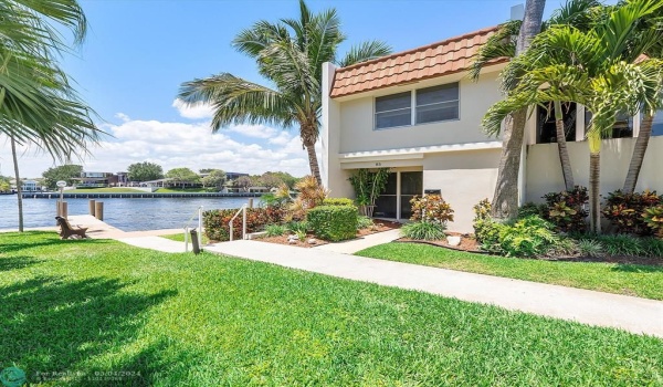Front of Townhome on Intracoastal