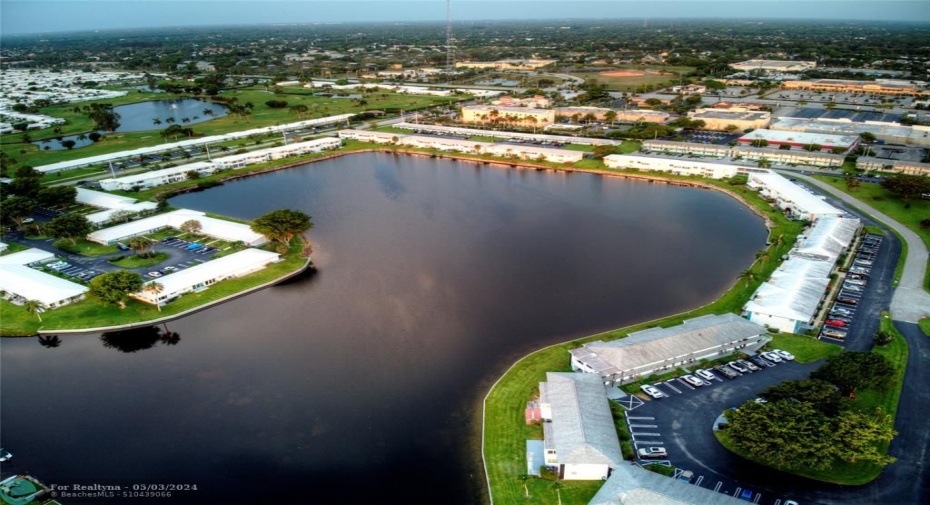 Leisureville Lake