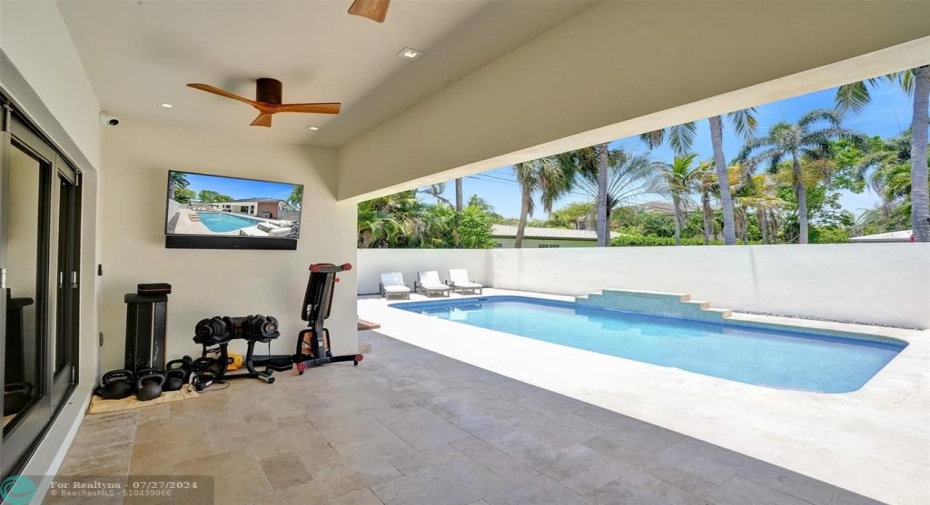 Lanai towards pool area