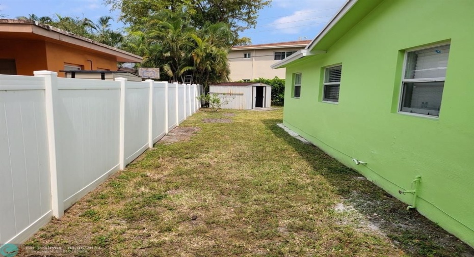 Large fenced side yard