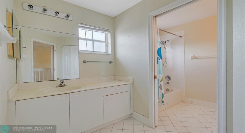 FULL GUEST BATHROOM LOCATED UPSSTAIRS