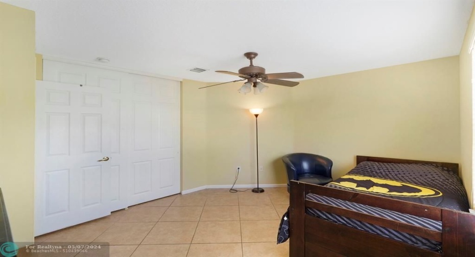 2ND GUEST BEDROOM UPSTAIRS