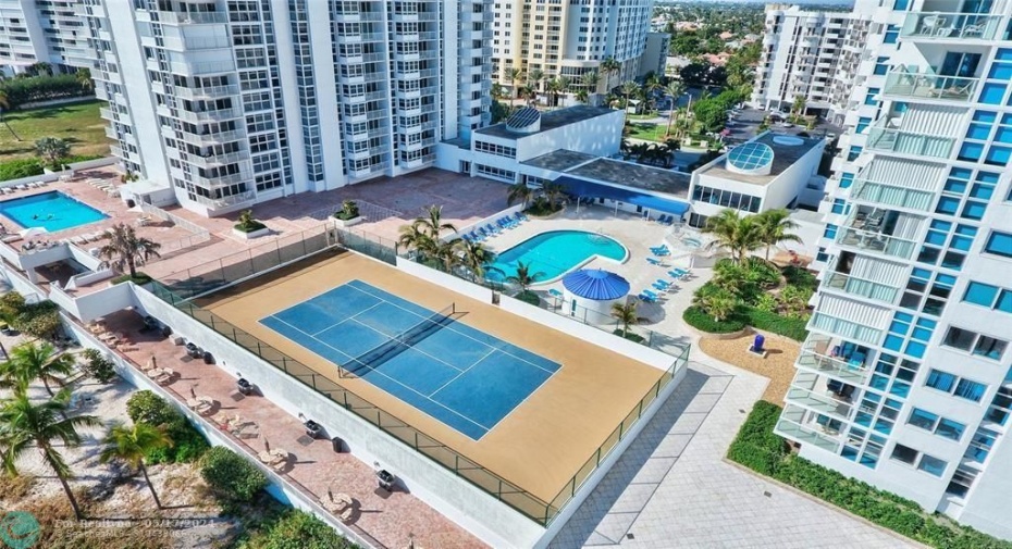 Pool and Tennis with Ocean views