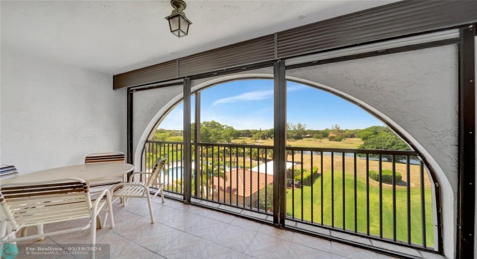 Large Screened Balcony with Gorgeous View