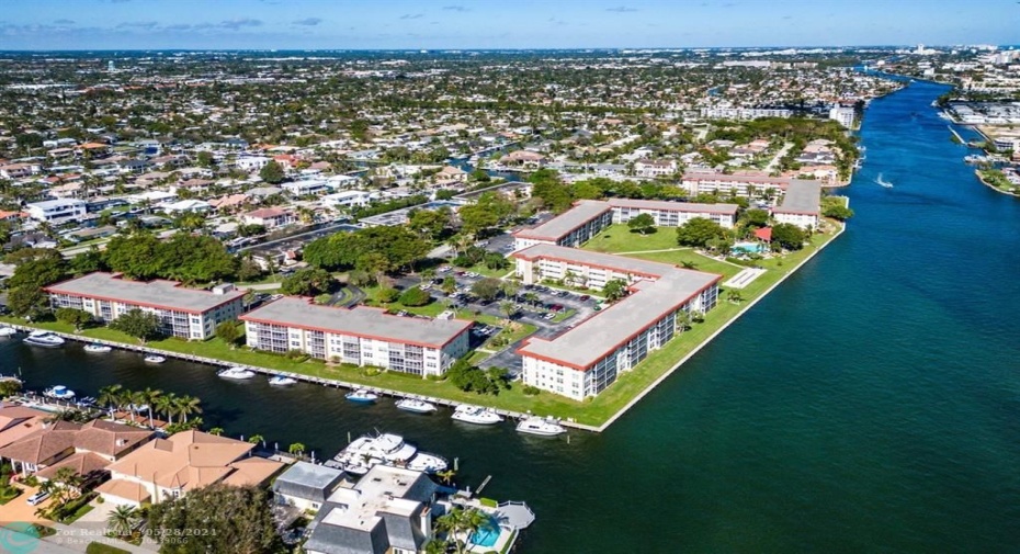 Nestled in Lighthouse Point, this Palm Aire community is surrounded by water and truly a hidden gem!