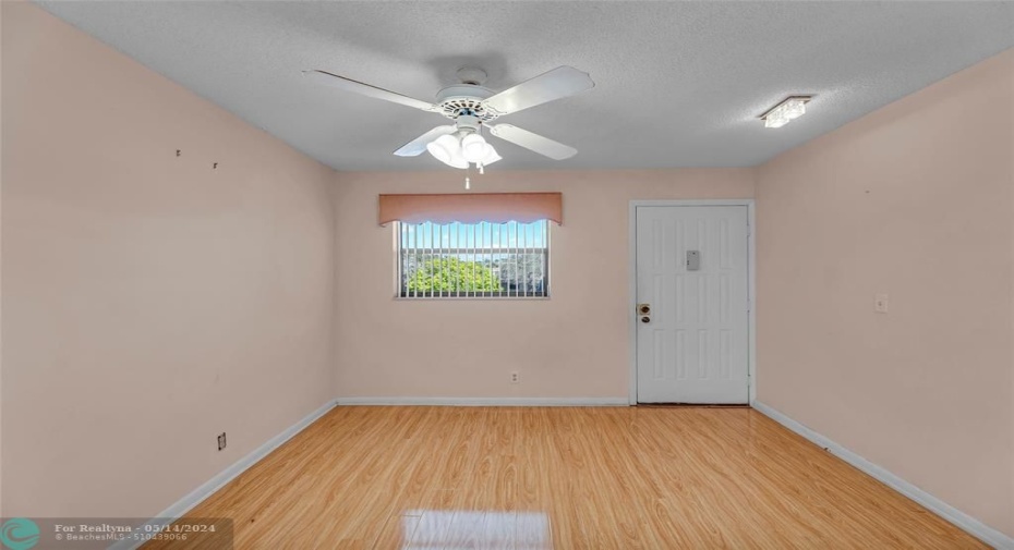 Open to kitchen, area for home office, kids play area, or just relaxing.i