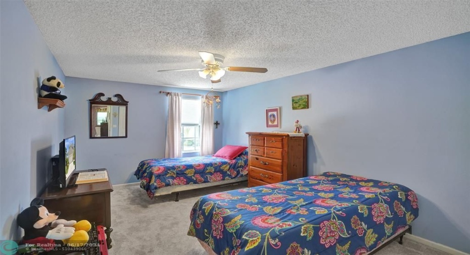 *ONE OF SPACIOUS BEDROOMS UPSTAIRS*