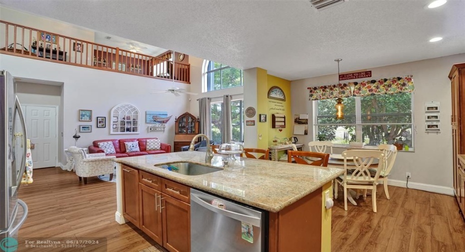 *SEPARATE KITCHEN ISLAND. GREAT HOME FOR ENTERTAINING*