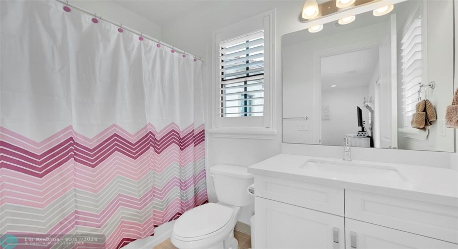 Guest Bathroom #4- located upstairs