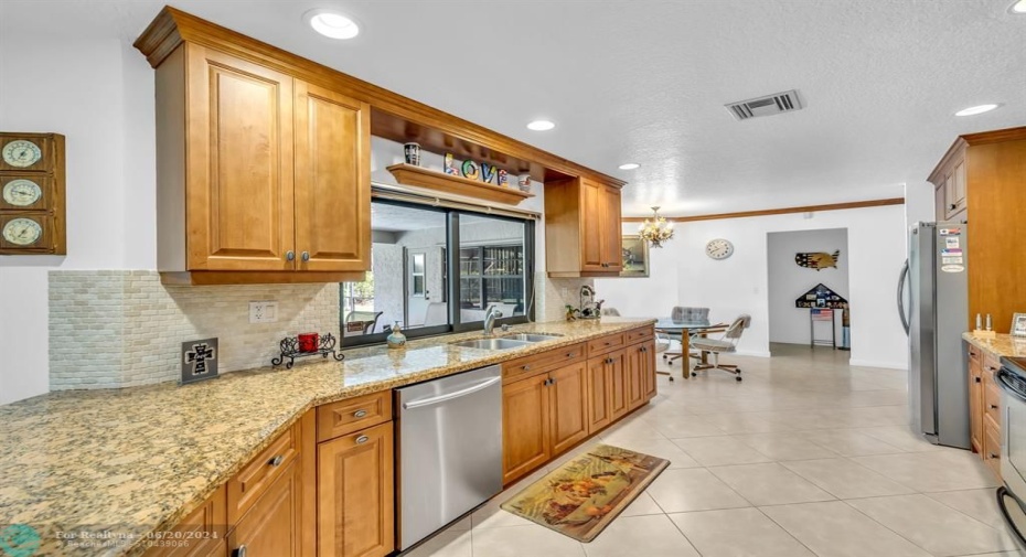 UPDATED KITCHEN, GRANITE COUNTERS STAINLESS STEEL APPLIANCES