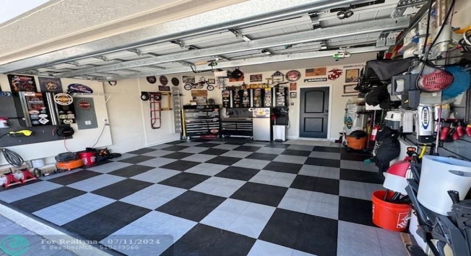 Upgraded 2 car garage