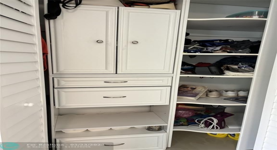 Closet in Master Bedroom california style (shelves, drawers and cabinets)