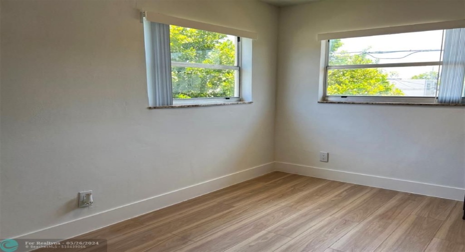 Corner Dining Area