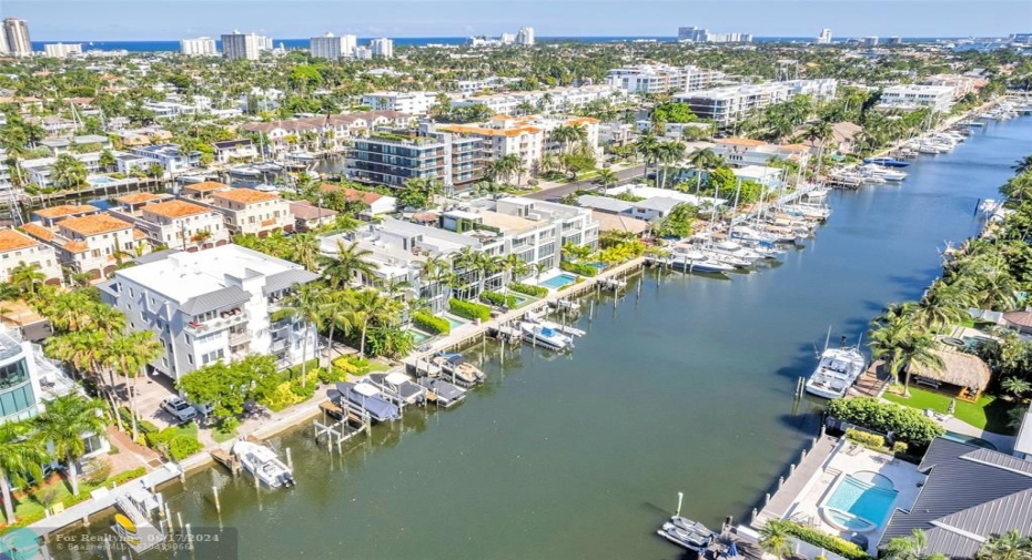 This 3 Bed / 2 Bath condo is a great location in Las Olas on the water!