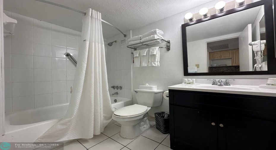 Bathroom, Tub with Shower