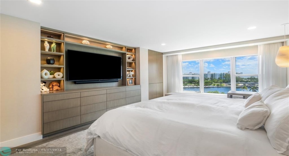 This primary suite left nothing to the imagination. Black our shades, sun shades, built-in drawers, 2 walk in closets and large primary bathroom. Overlooking the intracoastal and ocean