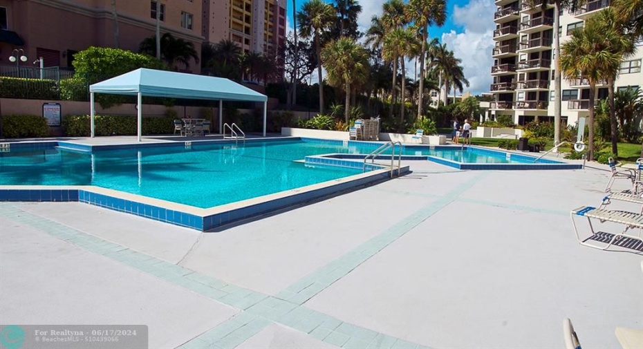 Oversized heated pool located at waters edge