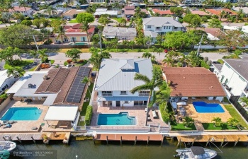 7 bedroom home with Southern exposure, pool & composite dock
