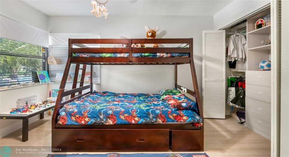 Featuring a brilliant open layout, there's ample space to craft any dream room configuration. Built-in shelving and closet systems ensure every toy, book, and clothing item has its place, making it easy to maintain an organized, clutter-free environment.