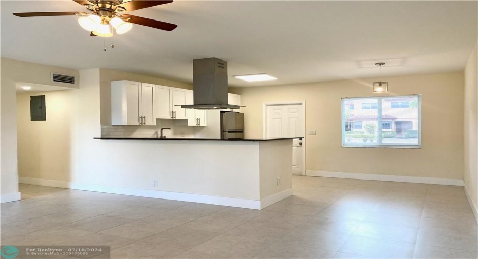 Kitchen / Dining area