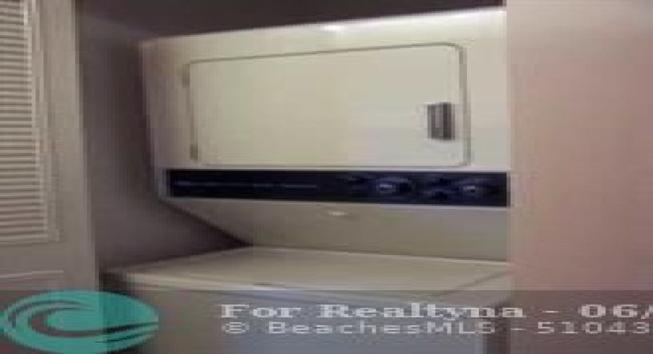 washer - dryer in the unit