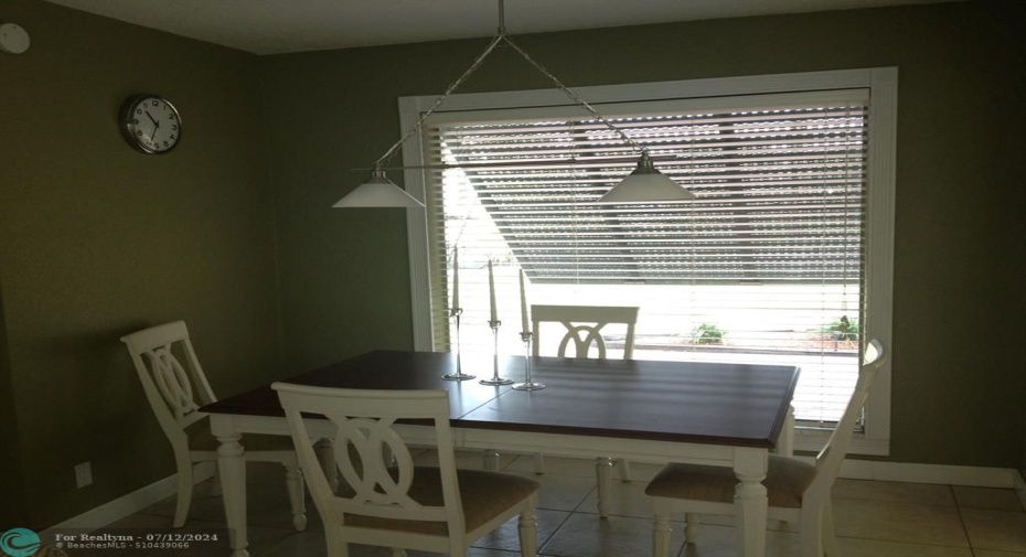 AMPLE DINING AREA