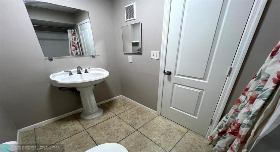 2nd bathroom