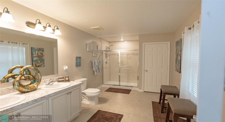 5160 NW Palm Trail Circle, Port St Lucie, FL Master bath