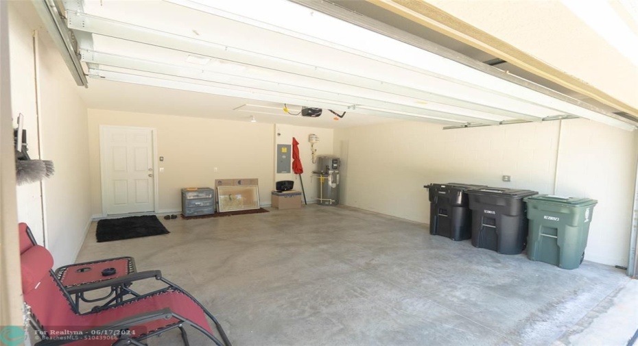 5160 NW Palm Trail Circle, Port St Lucie, FL Garage