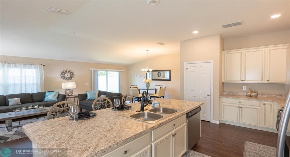 5160 NW Palm Trail Circle, Port St Lucie, FL kitchen island  2