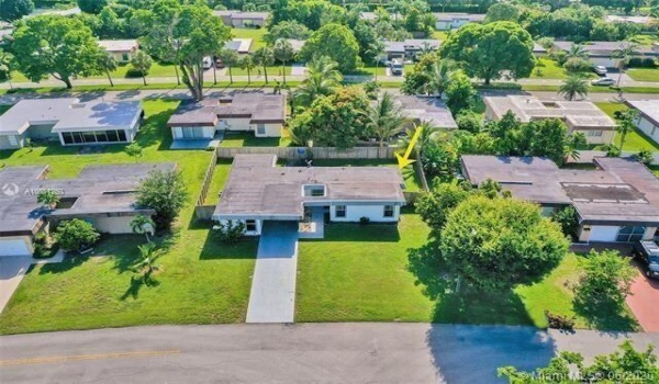 6601 NW 72nd Avenue, Tamarac, Florida 33321, 2 Bedrooms Bedrooms, ,2 BathroomsBathrooms,Single Family,For Sale,72nd,RX-10951197