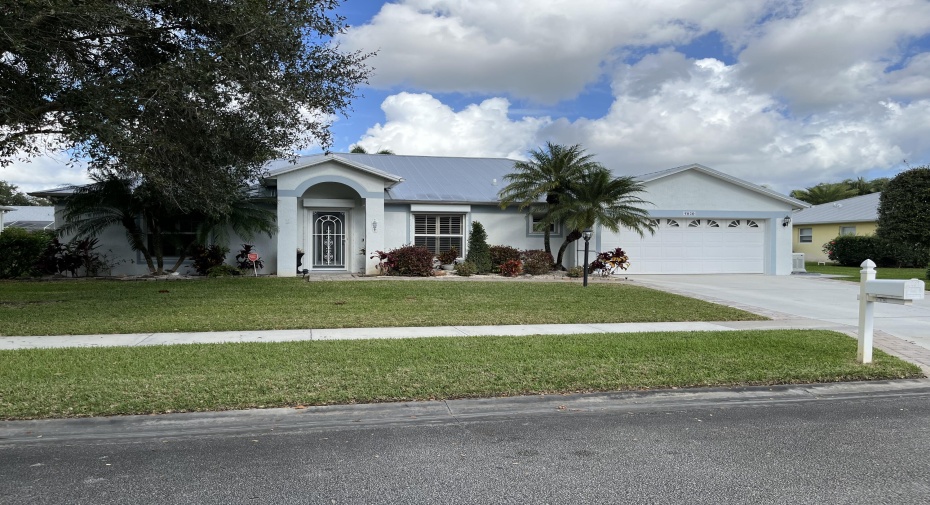 5020 4th Place, Vero Beach, Florida 32968, 3 Bedrooms Bedrooms, ,2 BathroomsBathrooms,Residential Lease,For Rent,4th,1,RX-10769964