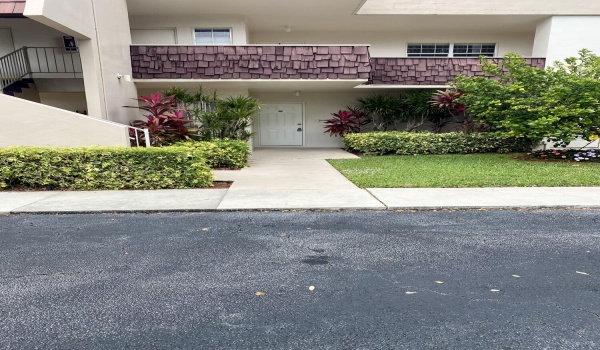 2751 S Palm Aire Drive Unit 107, Pompano Beach, Florida 33069, 2 Bedrooms Bedrooms, ,2 BathroomsBathrooms,Residential Lease,For Rent,Palm Aire,1,RX-10778117