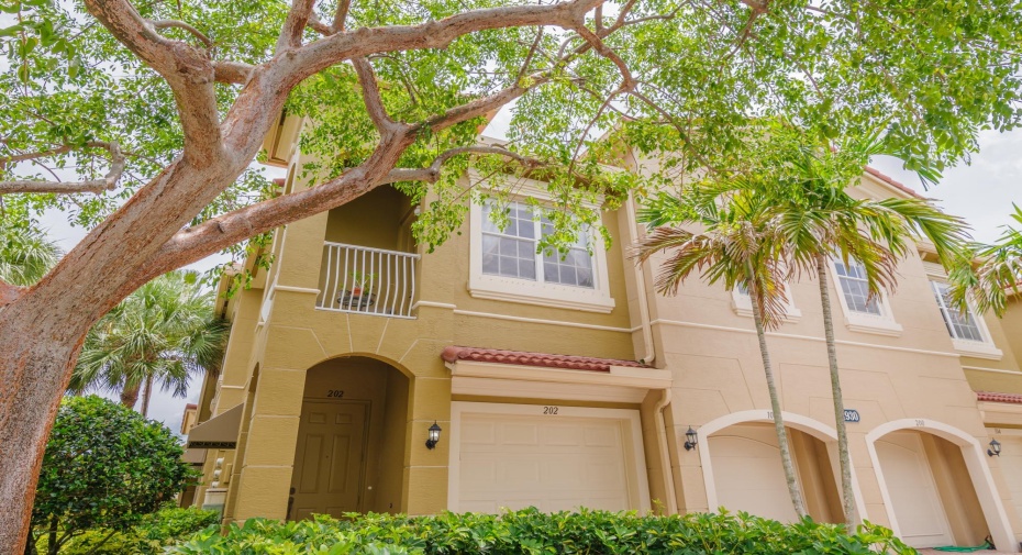 4930 Bonsai Circle Unit 202, Palm Beach Gardens, Florida 33418, 2 Bedrooms Bedrooms, ,2 BathroomsBathrooms,Residential Lease,For Rent,Bonsai,2,RX-10899350