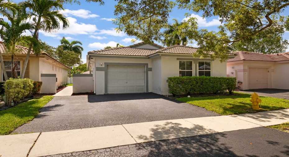 200 NW 75 Ter Terrace, Plantation, Florida 33317, 2 Bedrooms Bedrooms, ,2 BathroomsBathrooms,Residential Lease,For Rent,75 Ter,1,RX-10896670