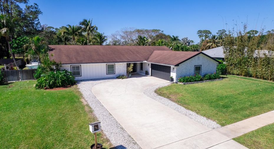 435 Old Country Road, Wellington, Florida 33414, 3 Bedrooms Bedrooms, ,3 BathroomsBathrooms,Single Family,For Sale,Old Country,RX-10962159