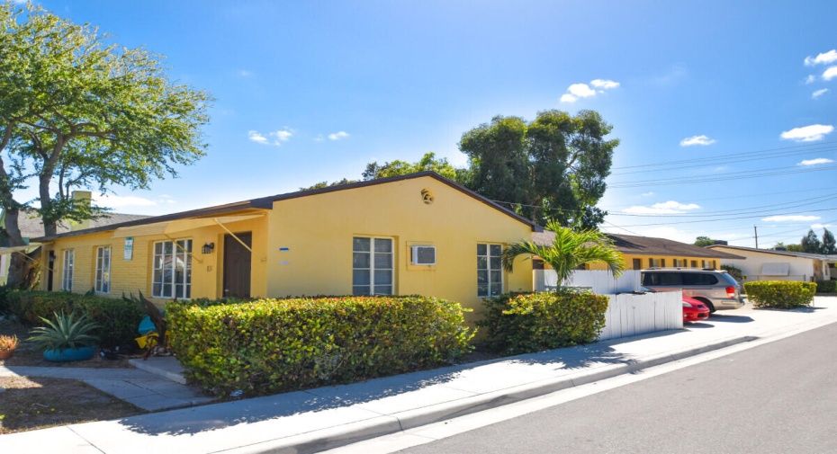 829 N H Street, Lake Worth Beach, Florida 33460, ,Residential Income,For Sale,H,RX-10965715