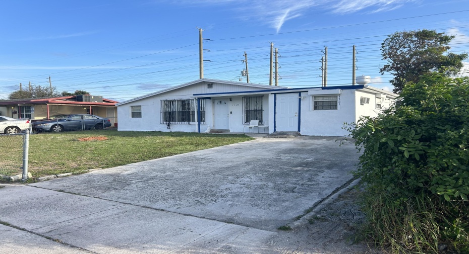 1321 W 1st Street, Riviera Beach, Florida 33404, 4 Bedrooms Bedrooms, ,2 BathroomsBathrooms,Single Family,For Sale,1st,RX-10966213