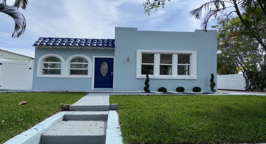 418 Colonial Road, West Palm Beach, Florida 33405, 3 Bedrooms Bedrooms, ,2 BathroomsBathrooms,Single Family,For Sale,Colonial,RX-10966947