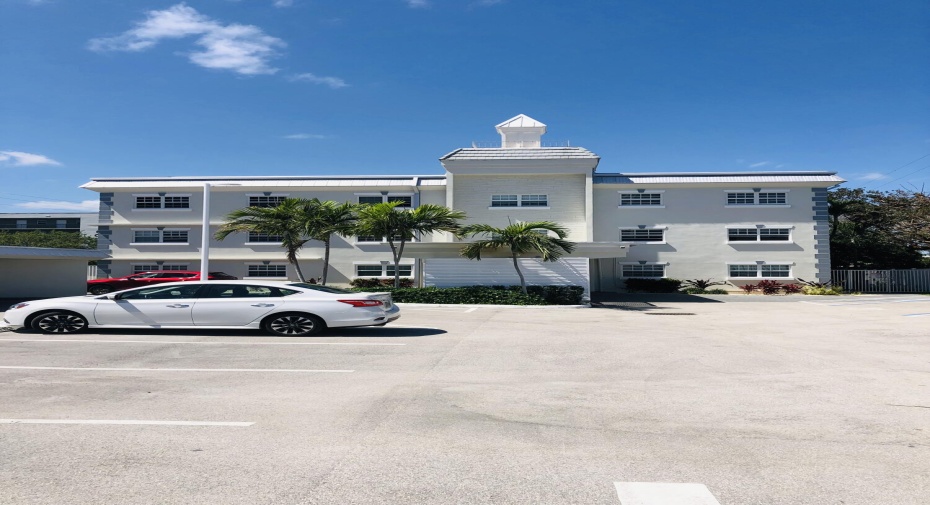 1439 S Ocean Boulevard Unit 205, Lauderdale By The Sea, Florida 33062, 2 Bedrooms Bedrooms, ,2 BathroomsBathrooms,Condominium,For Sale,Ocean,2,RX-10967975