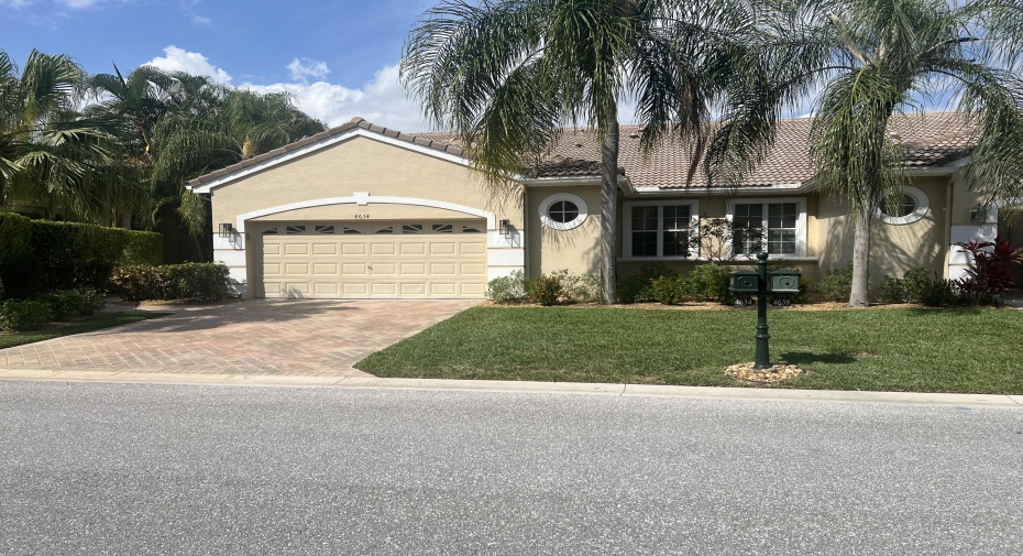 4634 Carlton Golf Drive, Lake Worth, Florida 33449, 3 Bedrooms Bedrooms, ,2 BathroomsBathrooms,A,For Sale,Carlton Golf,RX-10960418