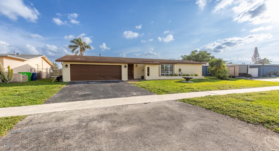 10660 NW 29th Manor, Sunrise, Florida 33322, 3 Bedrooms Bedrooms, ,2 BathroomsBathrooms,Single Family,For Sale,29th,RX-10968770