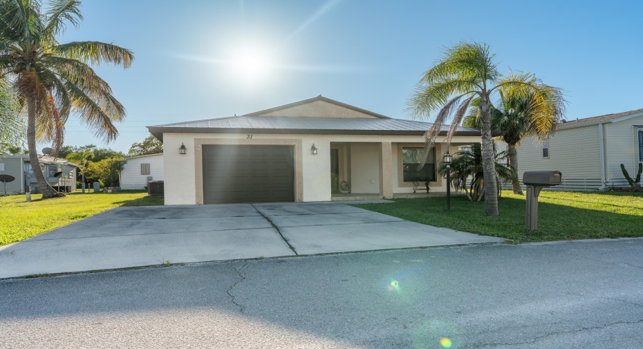 31 Alhambra Lane, Port Saint Lucie, Florida 34952, 2 Bedrooms Bedrooms, ,2 BathroomsBathrooms,Single Family,For Sale,Alhambra,RX-10962287