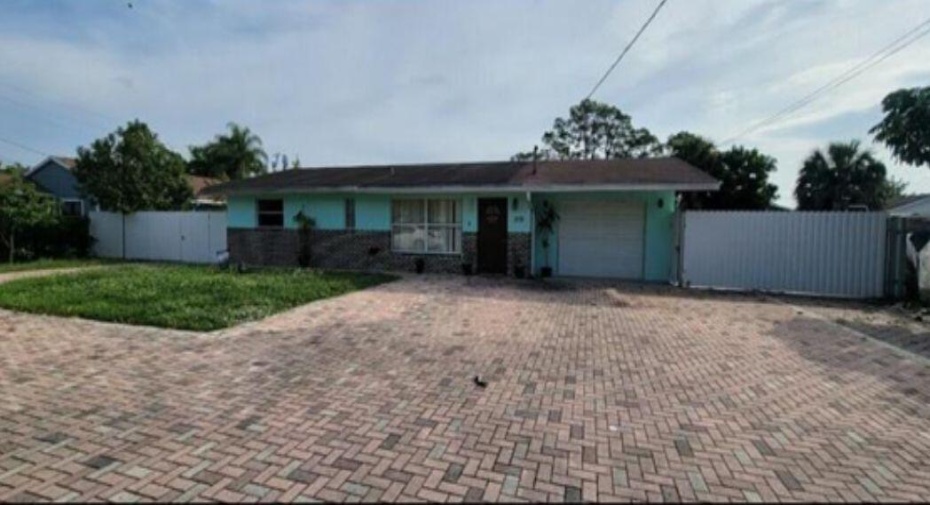 209 2nd Street, West Palm Beach, Florida 33413, 4 Bedrooms Bedrooms, ,2 BathroomsBathrooms,Single Family,For Sale,2nd,RX-10969262